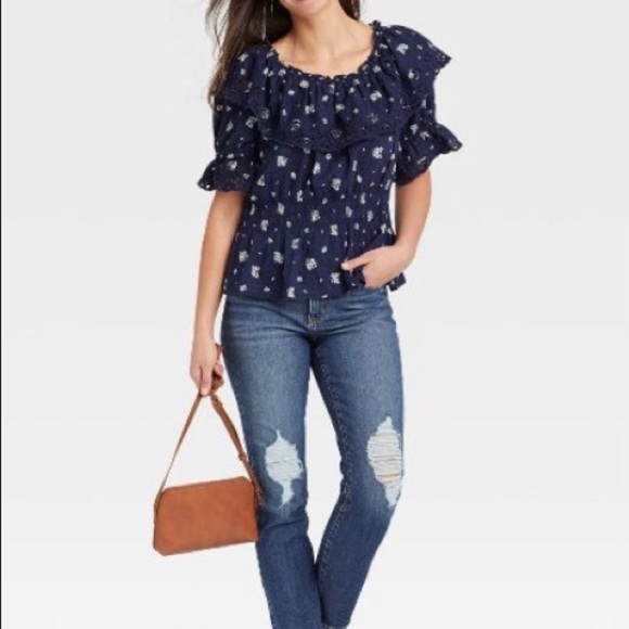 Universal Thread / NWT/ Women's Ruffle Short Sleeve Eyelet Peplum Blouse /S - Picture 3 of 6